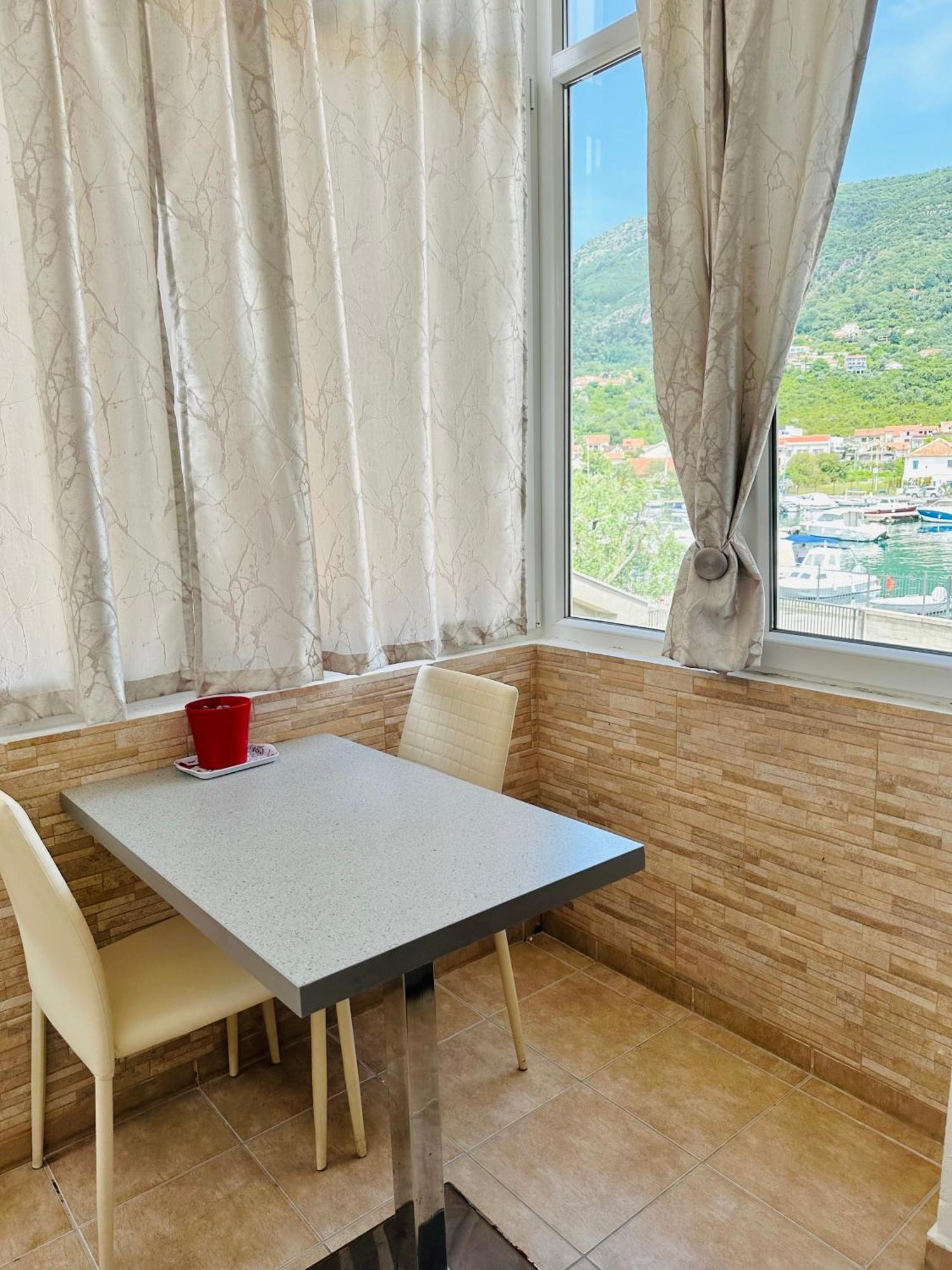Villa Nela Tivat Exteriör bild